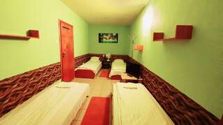 Мини-отель Zajazd Orchidea - Hotel 24h Lipsko Четырехместный номер с ванной комнатой-5